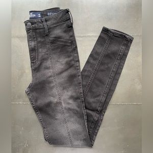 Hollister Ultra High-Rise Jean Legging